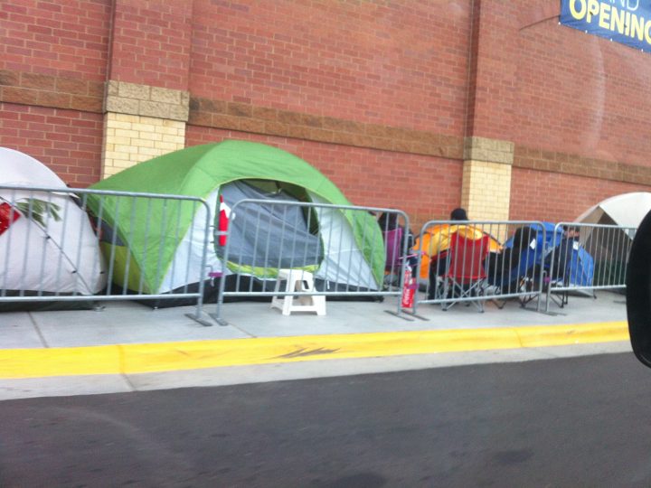 Black Fridayn alla hintoja nostetaan etuajassa – 30 päivän sääntö koetuksella Espoossa