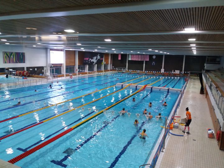 Erityisliikkujan ranneke uudistaa etuudet – Espoo muuttaa erityisryhmien liikuntarannekkeiden ehtoja ja käynnistää talviuintipilotin