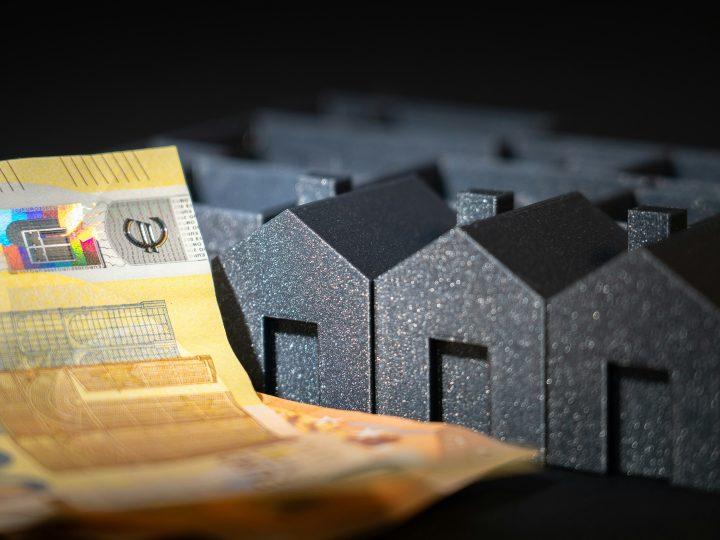 Espoon budjettisopu: pysäköintivirhemaksu 80 €, hulevesimaksu kevenee – lisää rahaa kouluille ja nuorille