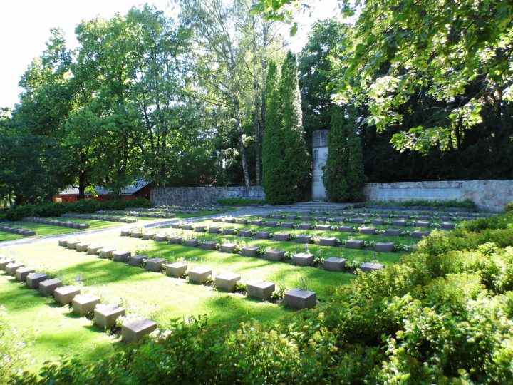 Hautaamisen maksut nousevat Espoossa 2026 – taustalla valtion rahoituksen leikkaukset ja uudet hinnastot