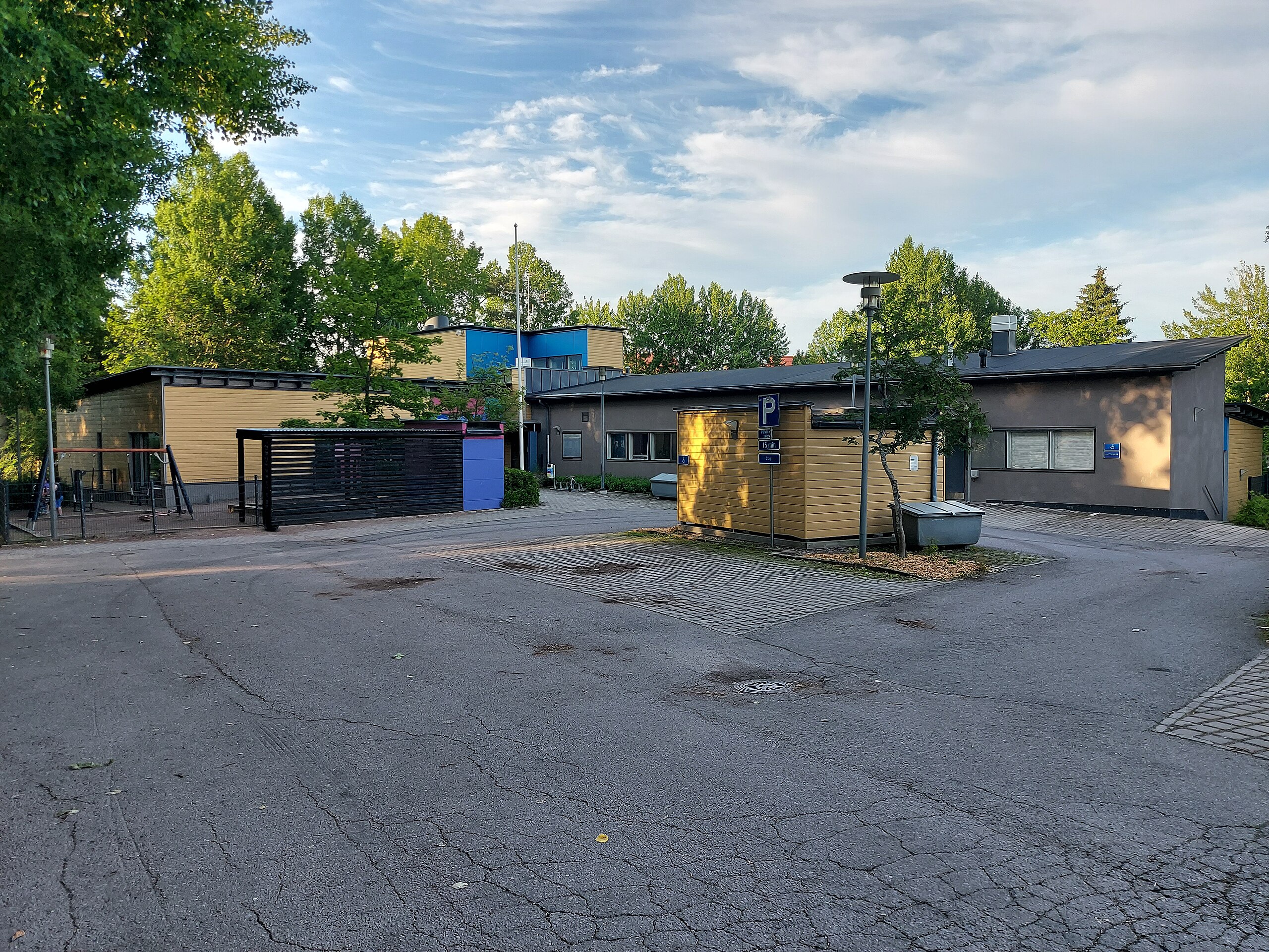 Kierrätyskeskuksen uusi sopimus etenee – Tapiolaan tulossa Keltaperhon päiväkoti