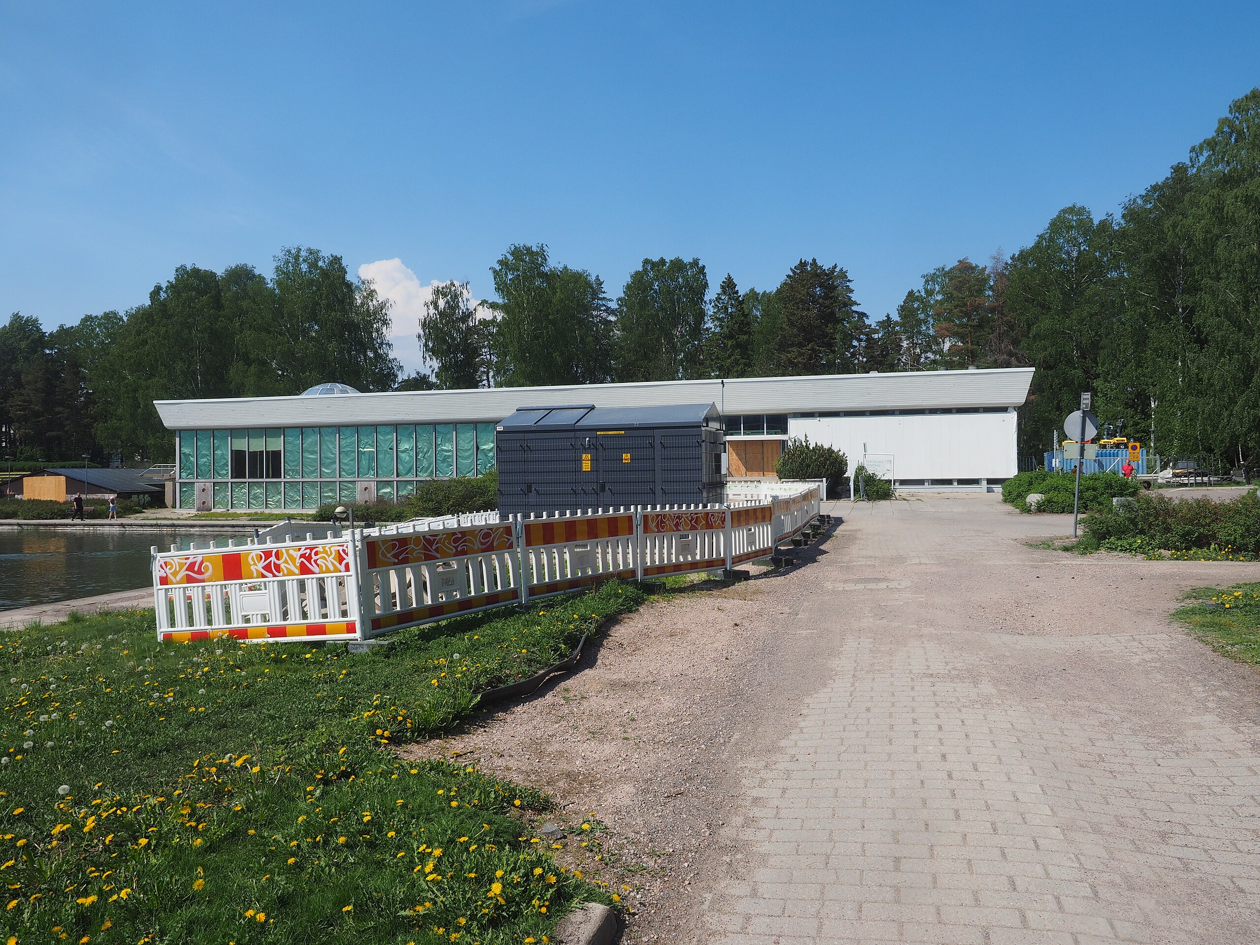 Liikkeelle-ranneke käyttöön Espoossa 1.1.2026 – alennusryhmille edullinen uinti ja kuntosali hiljaisina aikoina