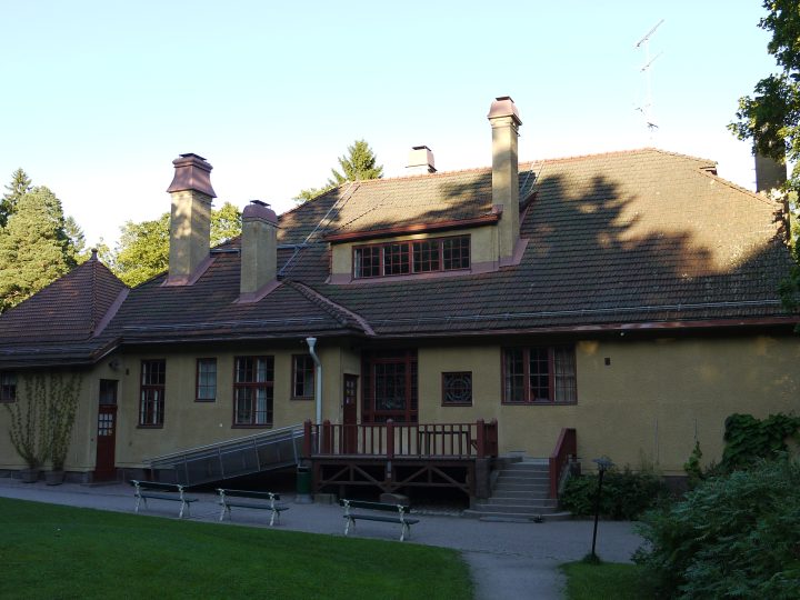 Villa Elfvikin historiikki julkaistiin – säätyläishuvilasta koko Espoon luontotaloksi