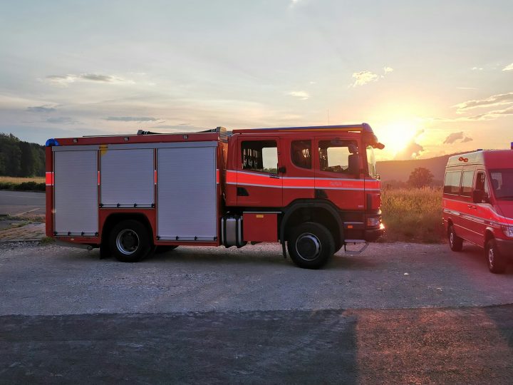 Aamu alkoi hälytyksillä Espoossa – liikennevälinepalo ja palohälytys muistuttivat talvikauden riskeistä