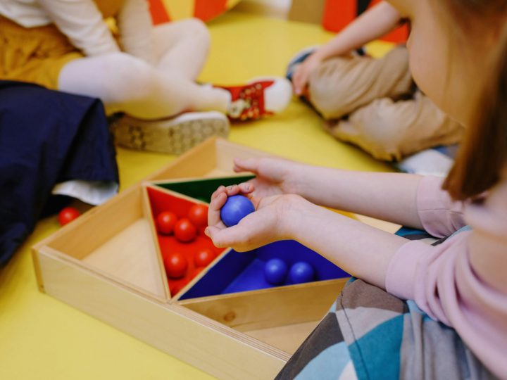 Raportti paljastaa: Espoossa kelpoisia varhaiskasvatuksen opettajia selvästi vähemmän kuin naapurikaupungeissa