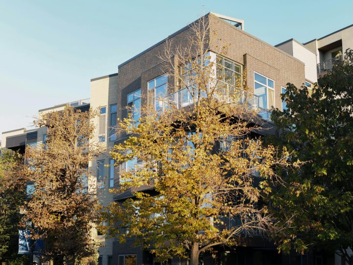 Tapiolan tyhjillään ollut liiketalo väistyy – Länsituuleen suunnitteilla yli sata uutta vuokra-asuntoa