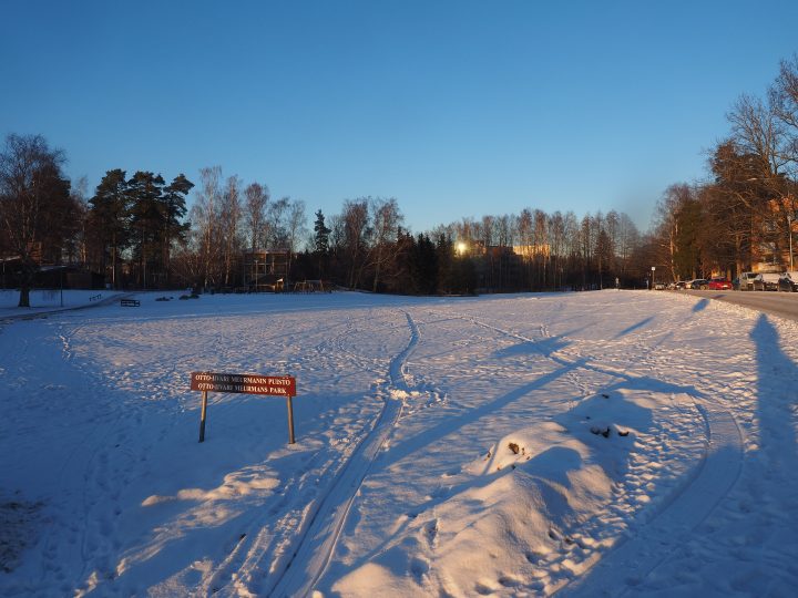 Ilmanlaadun mittaus tiukentuu katutasossa – HSY tuo siirrettävän mittausaseman Tapiolaan