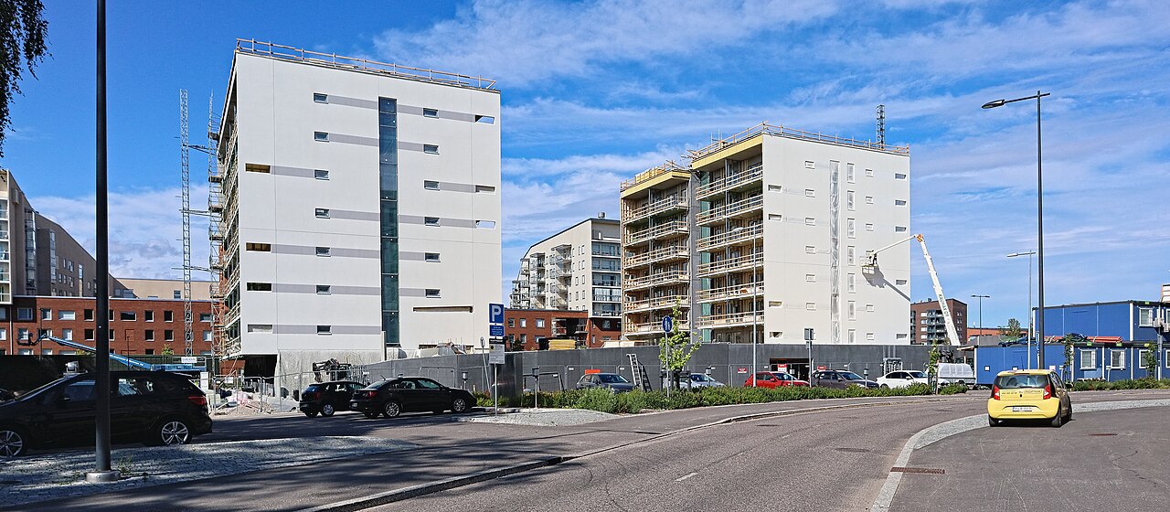 Rakentamisen syöksylasku näyttää tasaantuvan – asuntotuotanto ei silti vielä käänny