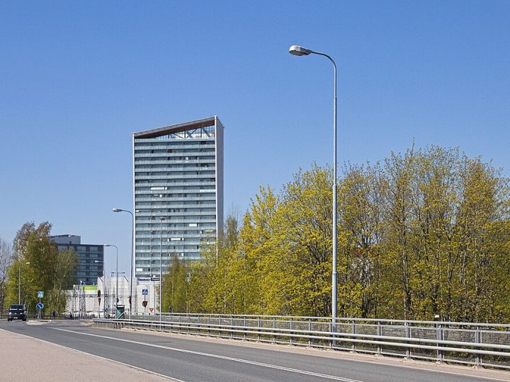 Katupölykausi alkaa Espoossa – hiekoitushiekka kannattaa poistaa vain kosteana