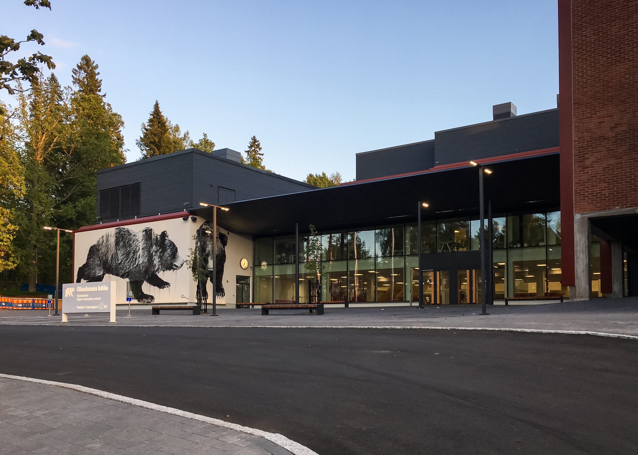 Espoon toisen asteen yhteishaku pysyi vahvana – hakijamäärä kasvoi ja uusi lukio tuo lisää tilaa