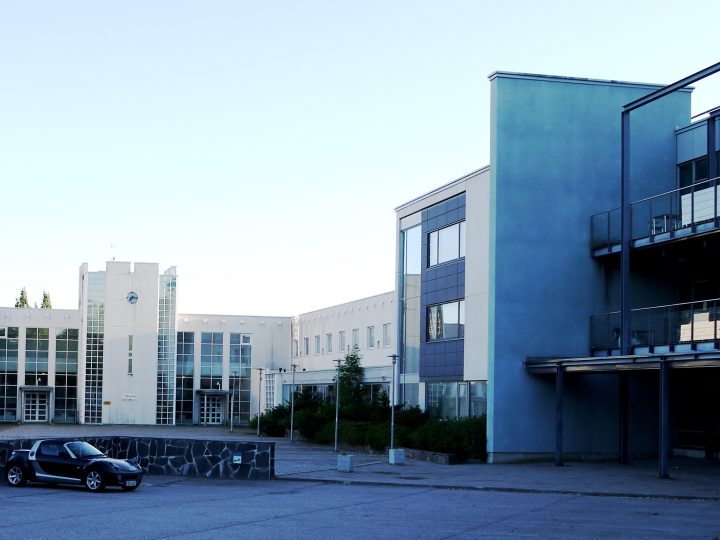 Metropolia vähentää enintään 40 tehtävää – päätös tuntuu myös Espoon Karamalmissa