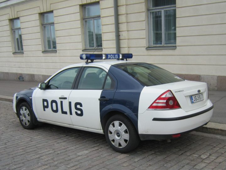 Poliisin viesti Espoon kodeille: Kivenlahden juhlat ja pankkihuijaukset vaativat nyt valppautta