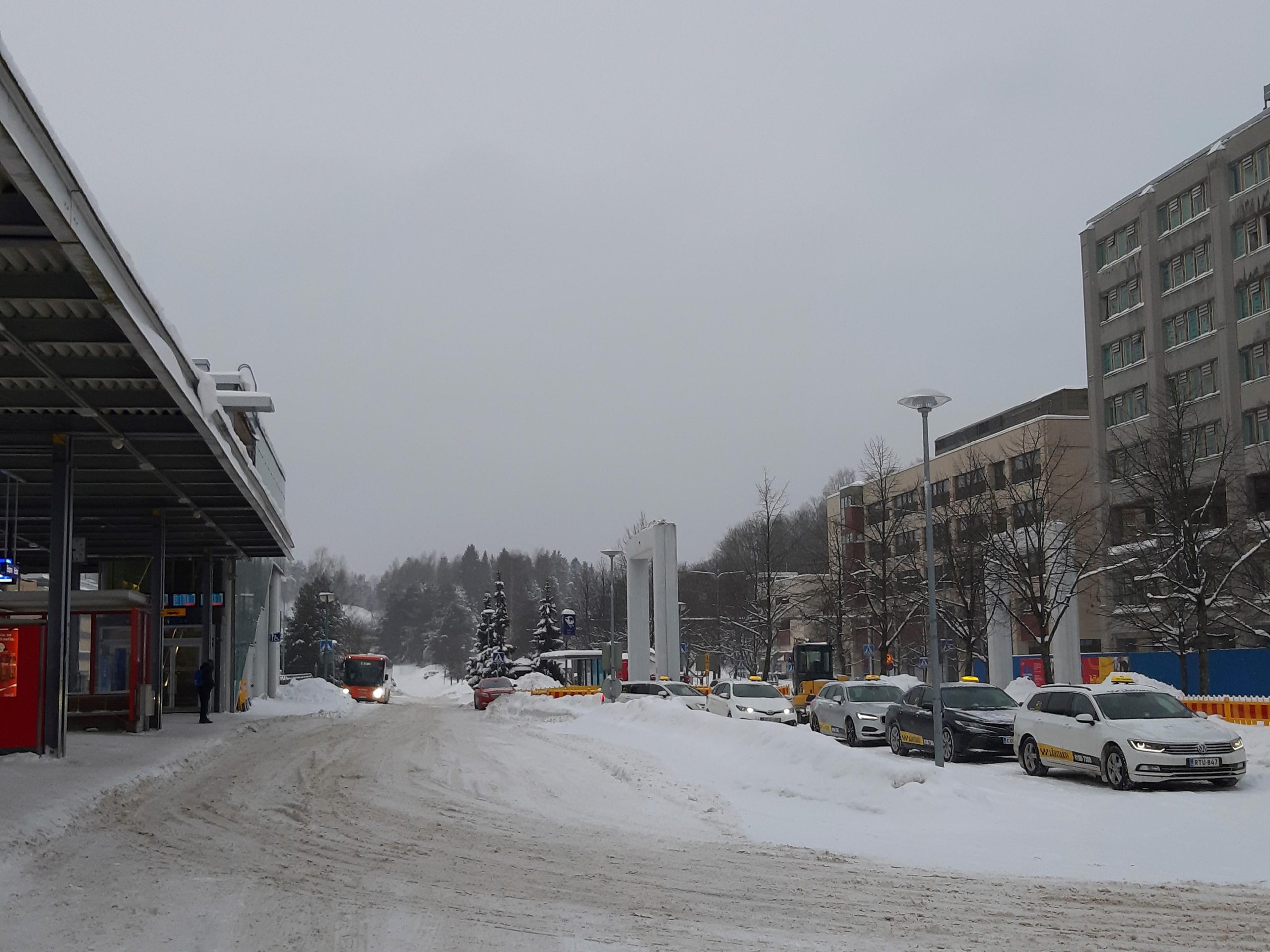 Poliisi puuttui Espoossa taksikäyttöön ilman oikeaa rekisteröintiä – valvonta koskee myös matkustajan turvaa