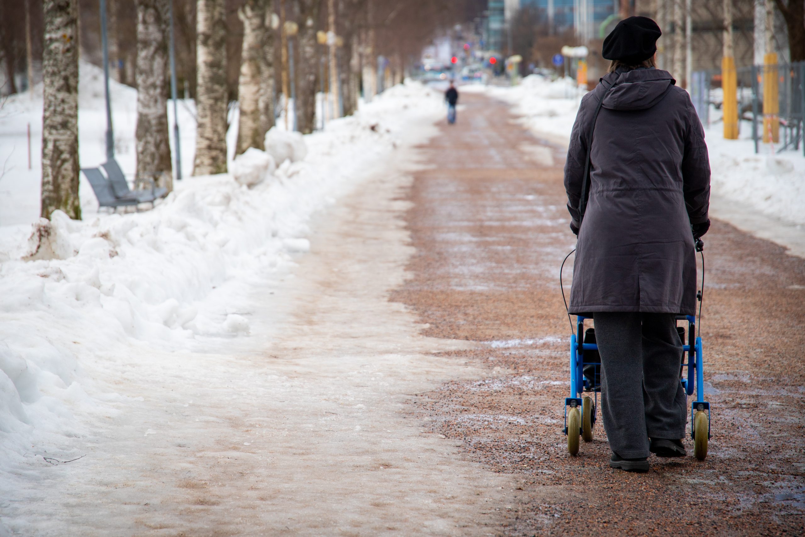 Ilmatieteen laitos: jalankulkusää oli erittäin liukas Uudellamaalla 1.3.2026 – Espoossa korostuvat liukuesteet ja reittivalinnat