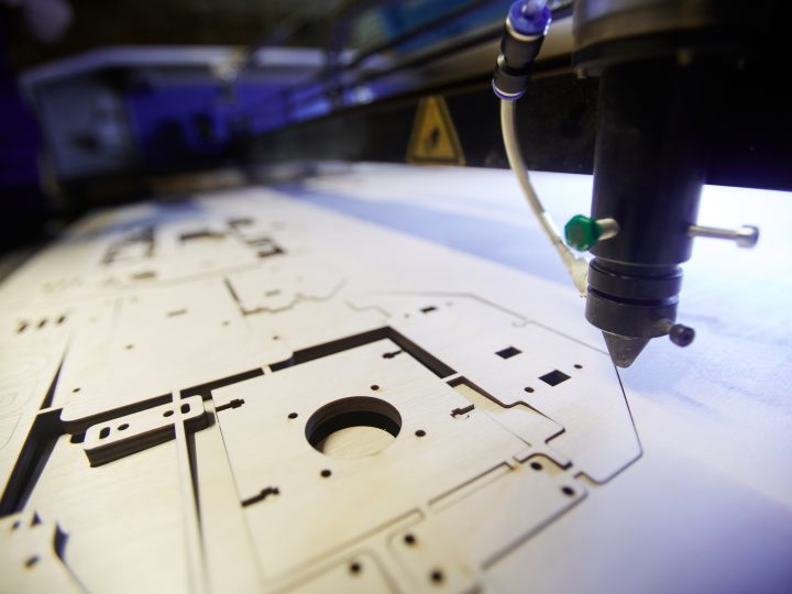Espoon menovinkit 3.3.2026: kauppakeskuskävely, nuorten Uskalla Yrittää, lukupiiri, päivätanssit, Finnoon kalustoesittely ja iltaohjelmaa – 10 poimintaa