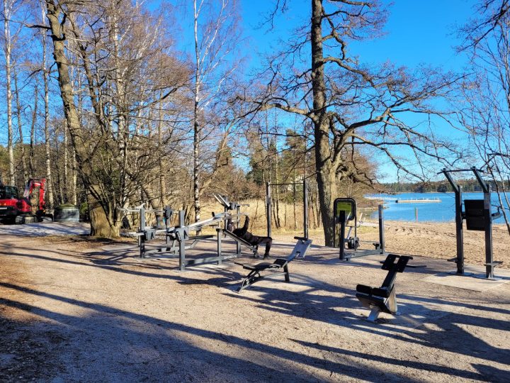 Espoon ulkokuntosalit tarjoavat maksutonta kuntoilua – yli 30 kohdetta eri puolilla kaupunkia