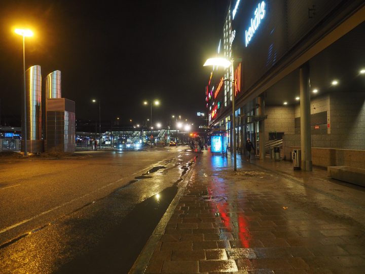 Leppävaaran yö näyttää, ettei Espoon iltaelämä ole kadonnut