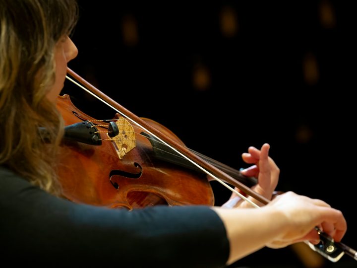 Espoon menovinkit 7.4.2026: Tapiolan kirkon muistot, Minikirppis, EMMA ja Melkutus – 10 poimintaa