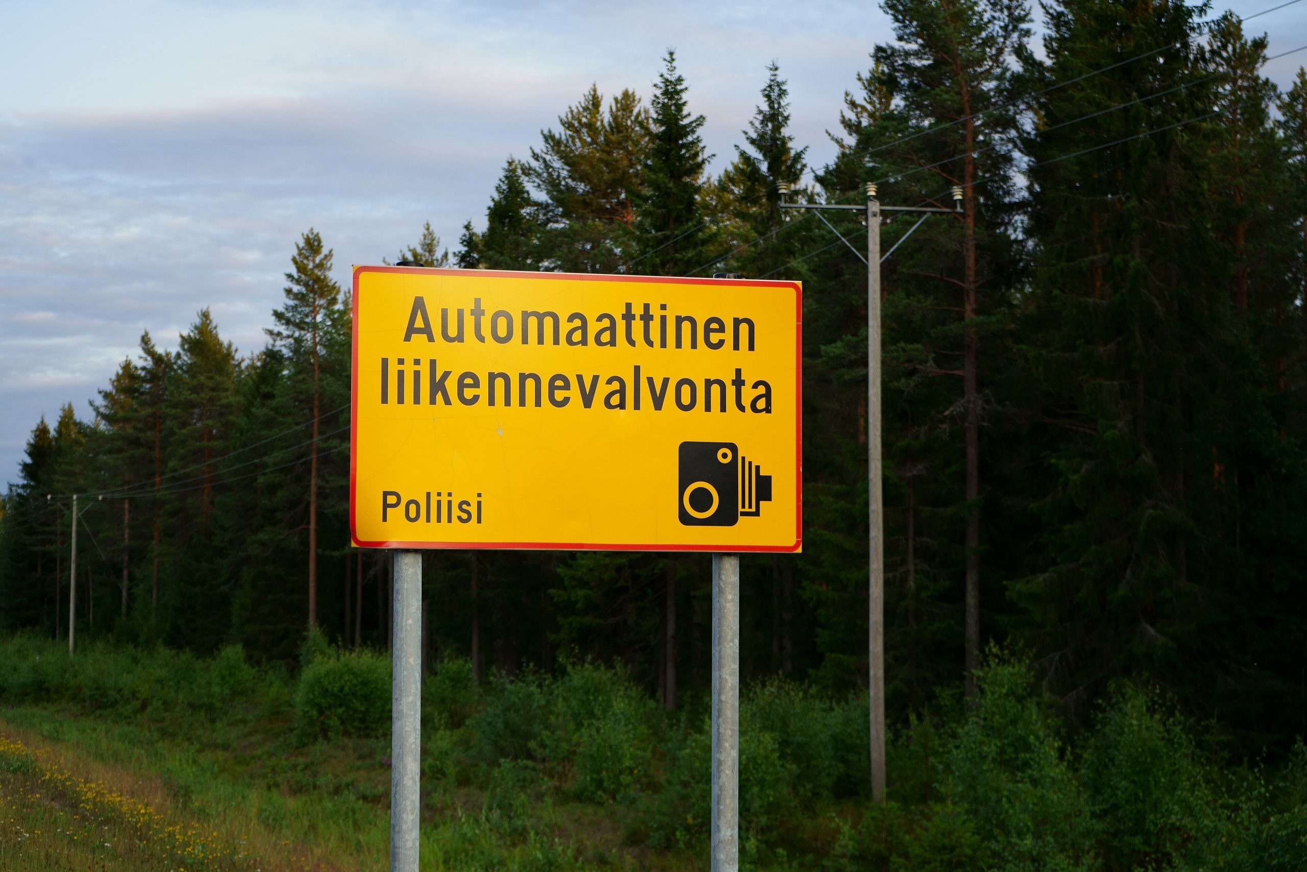 Länsi-Uudenmaan poliisi määräsi 48 ajokieltoa loppuviikon valvonnassa – Espoon Bodomintiellä vakavia ylinopeuksia