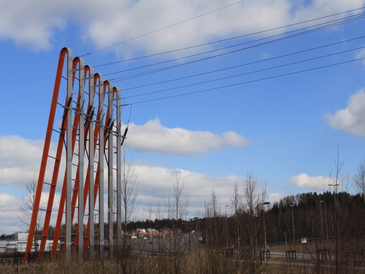 Pörssisähkö painui sunnuntaille miinukselle – Espoon kotitalouksille halpa tunti ei poista siirtomaksuja Category: