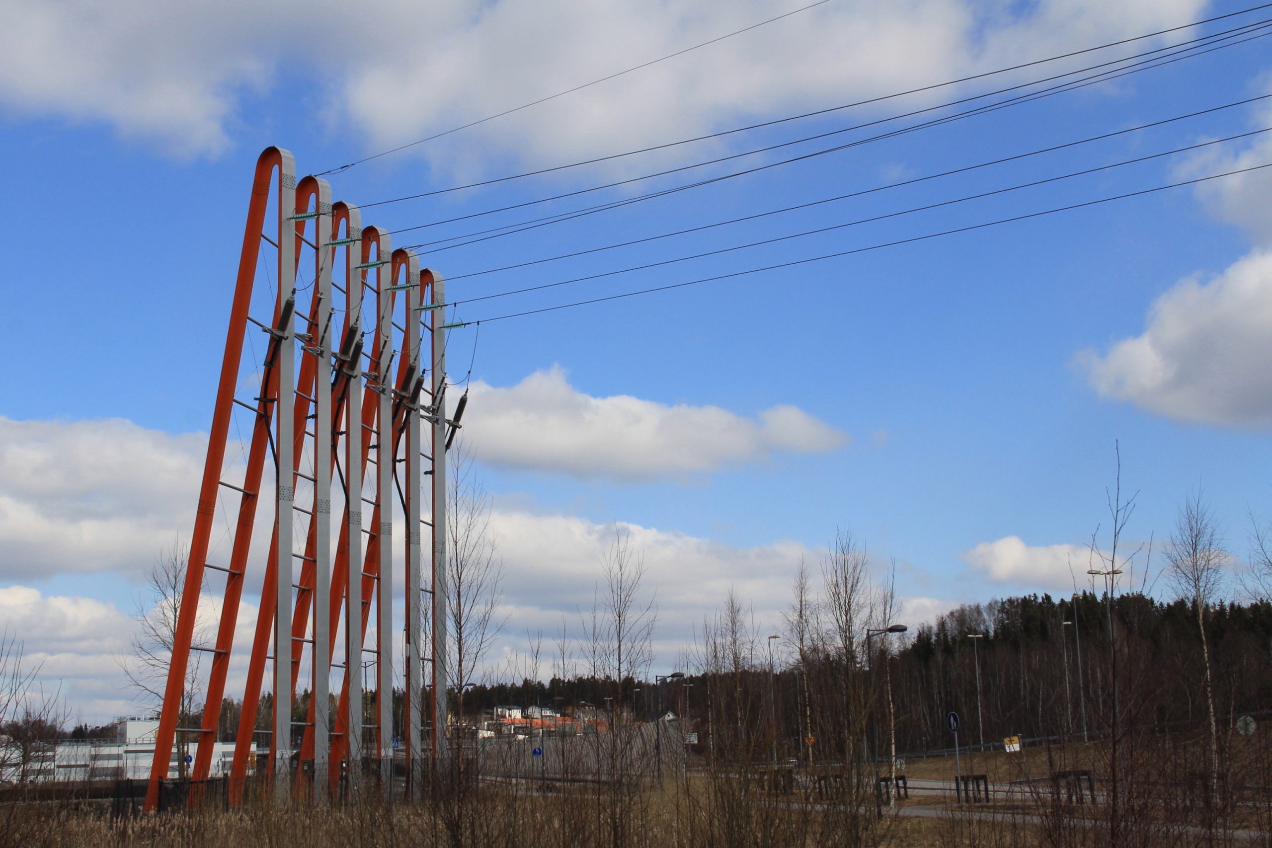 Pörssisähkö painui sunnuntaille miinukselle – Espoon kotitalouksille halpa tunti ei poista siirtomaksuja Category: