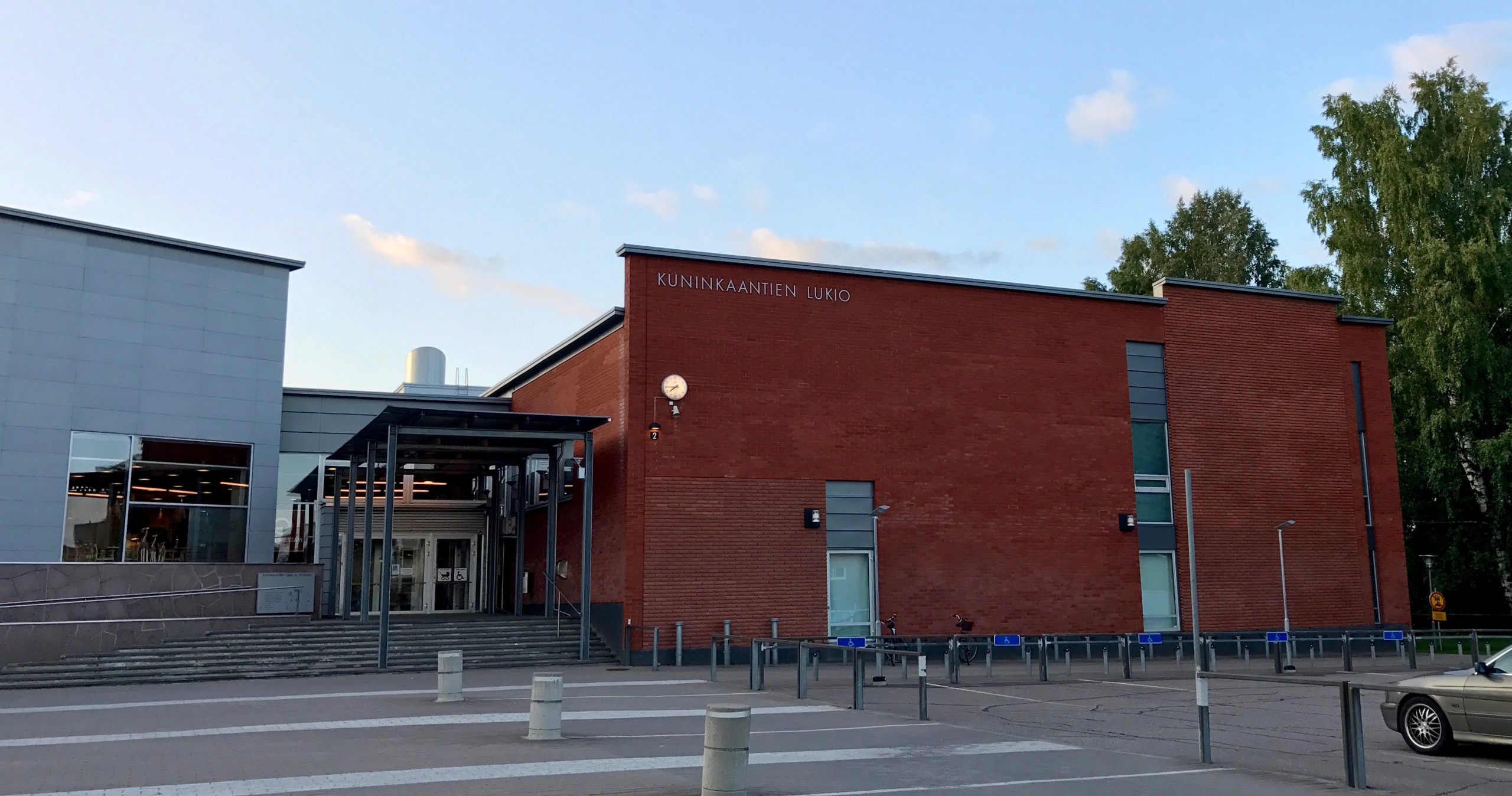 Espoon lukioissa häirintäyhdyshenkilöt tarjoavat opiskelijoille matalan kynnyksen tukea