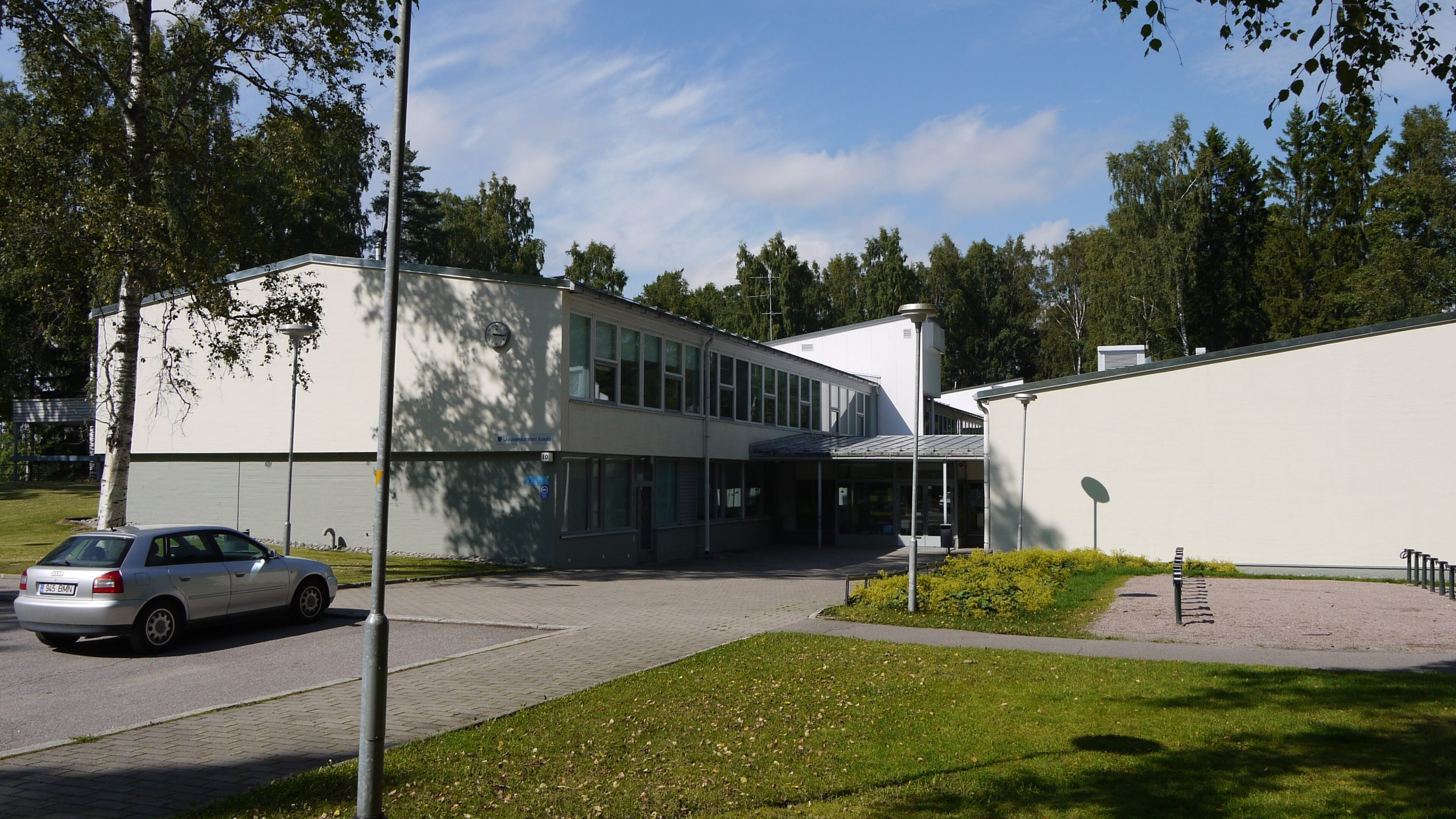 Espoo hylkäsi Suvivirsi-hyvitykset – koulun juhlat nousivat jälleen yhdenvertaisuuden ja perinteen rajapinnalle