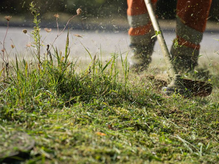 Tienvarsien kesätyöt vaativat autoilijoilta malttia