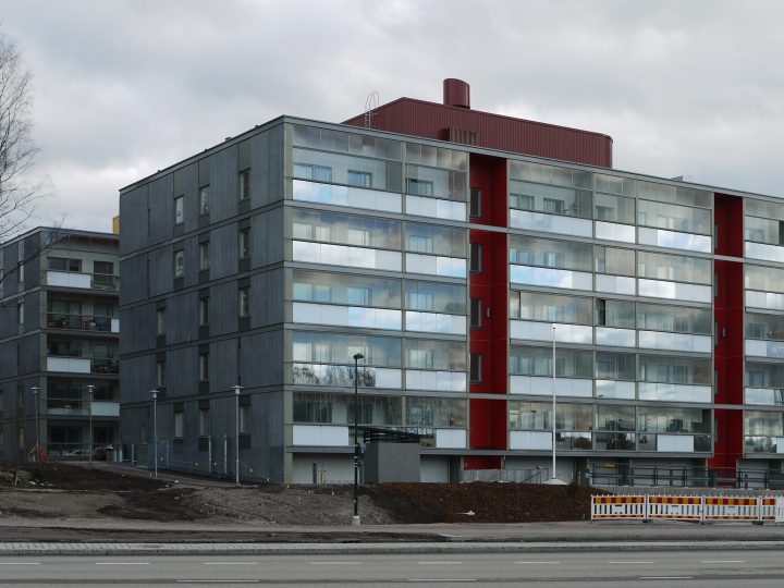Espoon taloyhtiöille uusi turvallisuuskehotus: lasikaiteiset parvekkeet tarkistettava