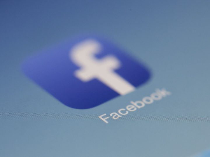 Facebook yrittää vähentää valeprofiileja uudella vahvistusmerkillä