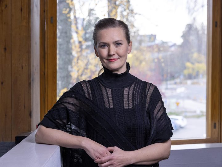 Mari Lundström sai Faradayn mitalin – Otaniemen kiertotaloustutkimus nousi kansainväliseen valokeilaan