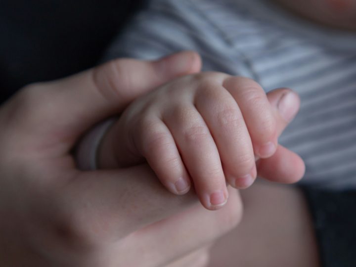 HUS tarjoaa vastasyntyneille maksuttoman suojan RS-virusta vastaan