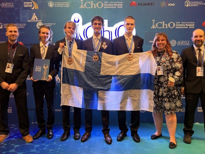 Espoon lukiolaisille mitalikesä tiedeolympialaisissa