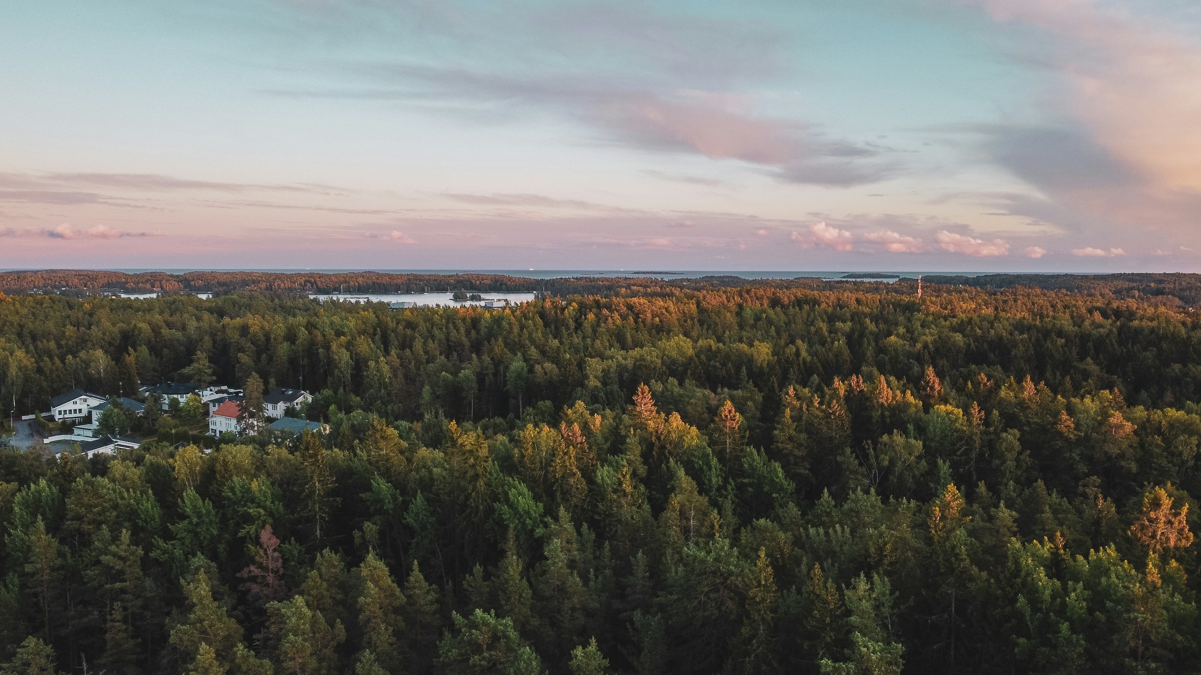 Aurinko palaa ajoittain Espooseen sateisen viikonlopun jälkeen