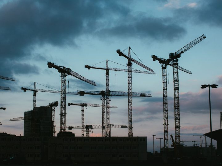 Nuoret kiipesivät yöllä nosturiin Espoonlahdessa