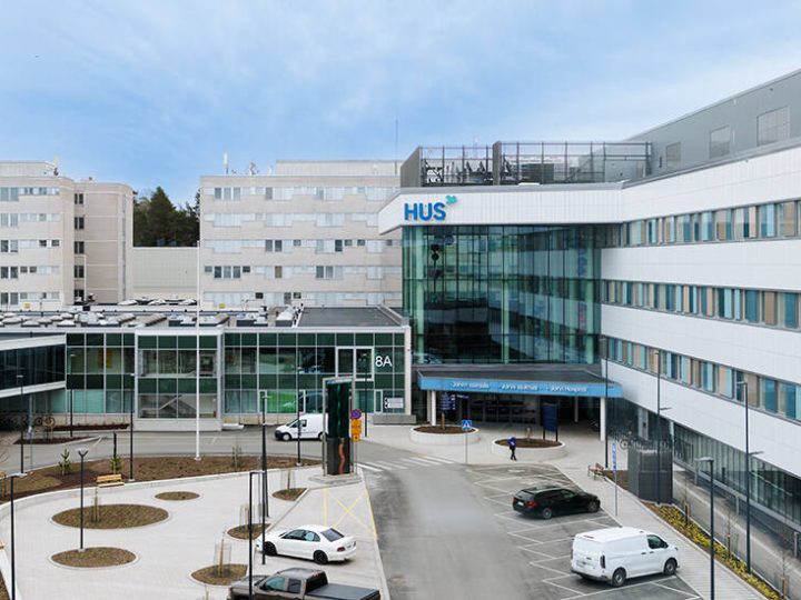 Yli puoli vuotta hoitoa odottaneiden määrä putosi HUSissa