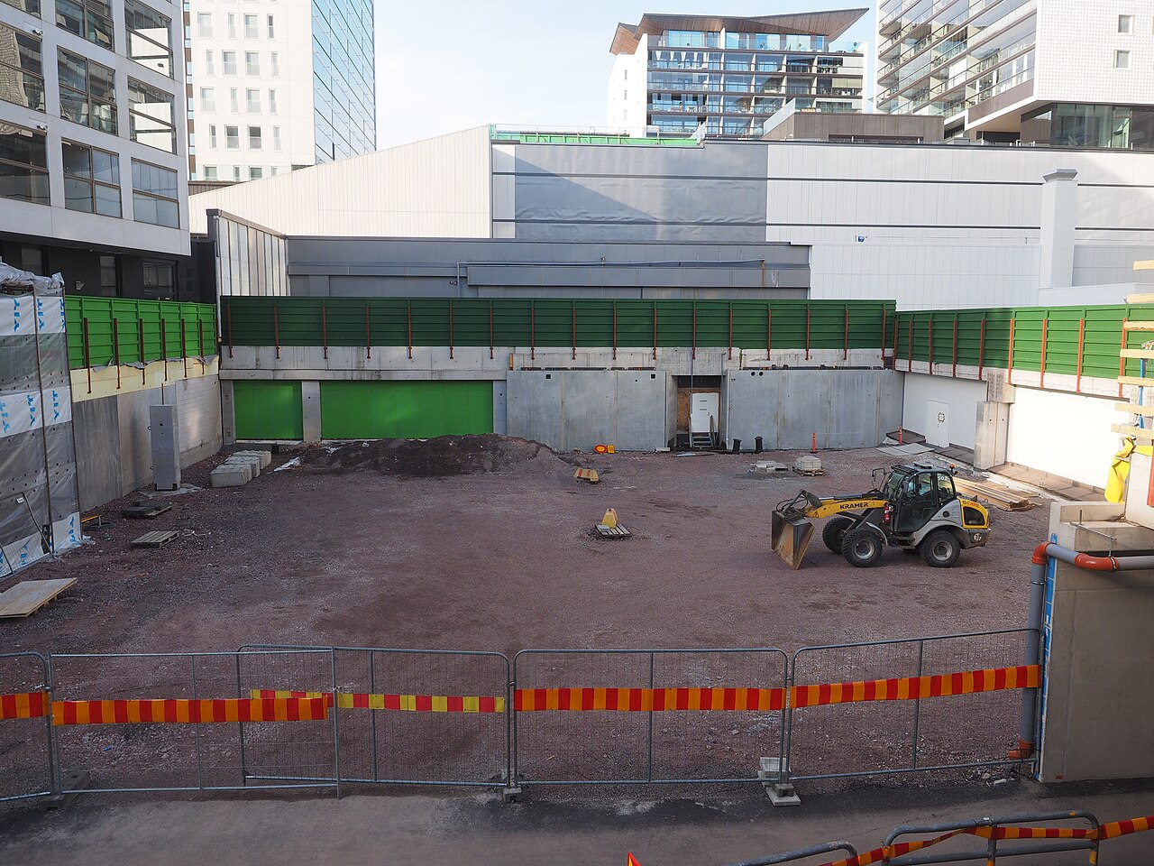 Vanhalle ovelle uusi osoite – Espoo kokeilee rakennusosien uudelleenkäyttöä