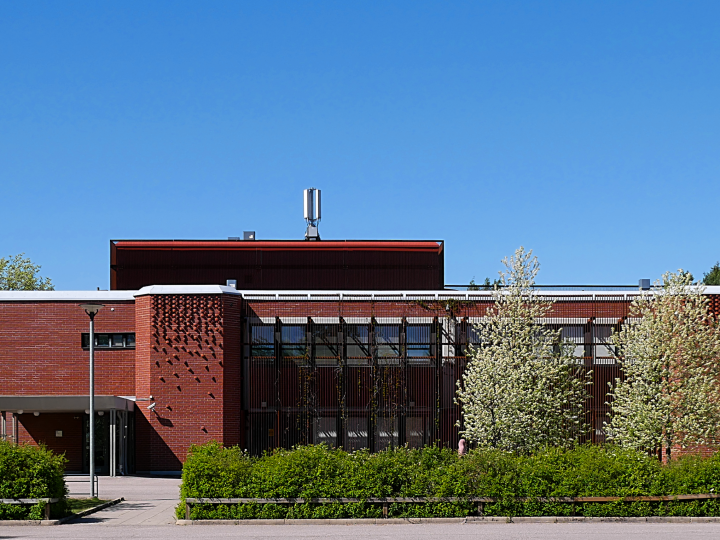 Kuitinmäen koulu jättää kaverikuvat pois syksyn koulukuvauksesta