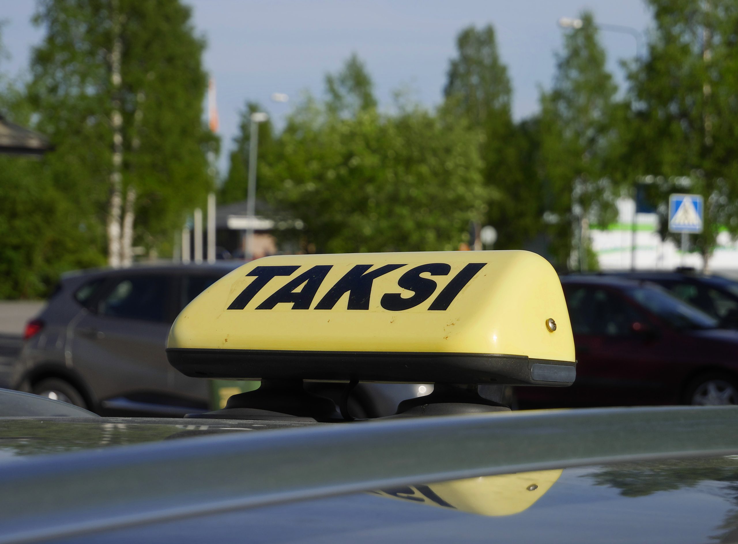 Taksit saavat vihreät rekisterikilvet