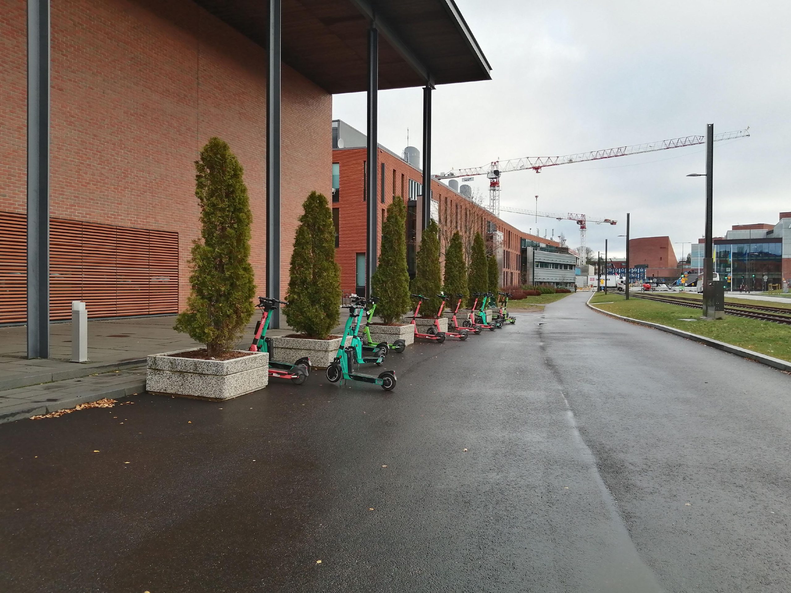 Espoon sähköpotkulautakausi ylitti miljoonan matkan – kaupungissa on nyt 200 pysäköintipaikkaa