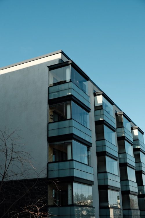 Espoon Asunnoissa tupakointi sallitaan lokakuusta vain merkityillä paikoilla