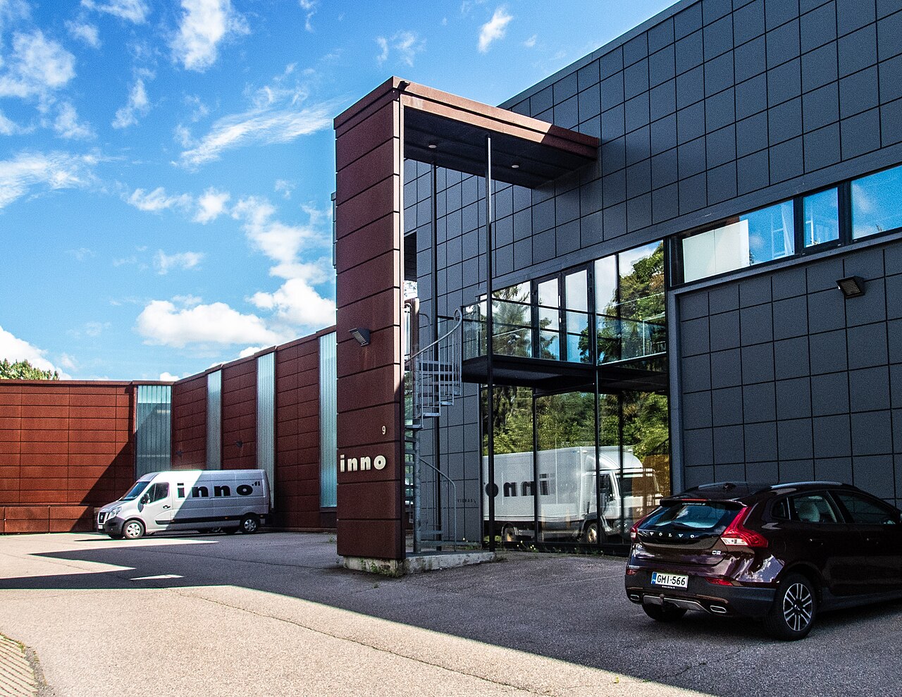 Teollisuuden tilaukset kasvoivat 18,1 prosenttia, mutta tuotanto väheni elokuussa