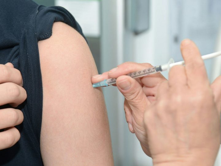 Influenssarokotteiden toimitusongelmat muuttavat rokotusaikatauluja Espoossa