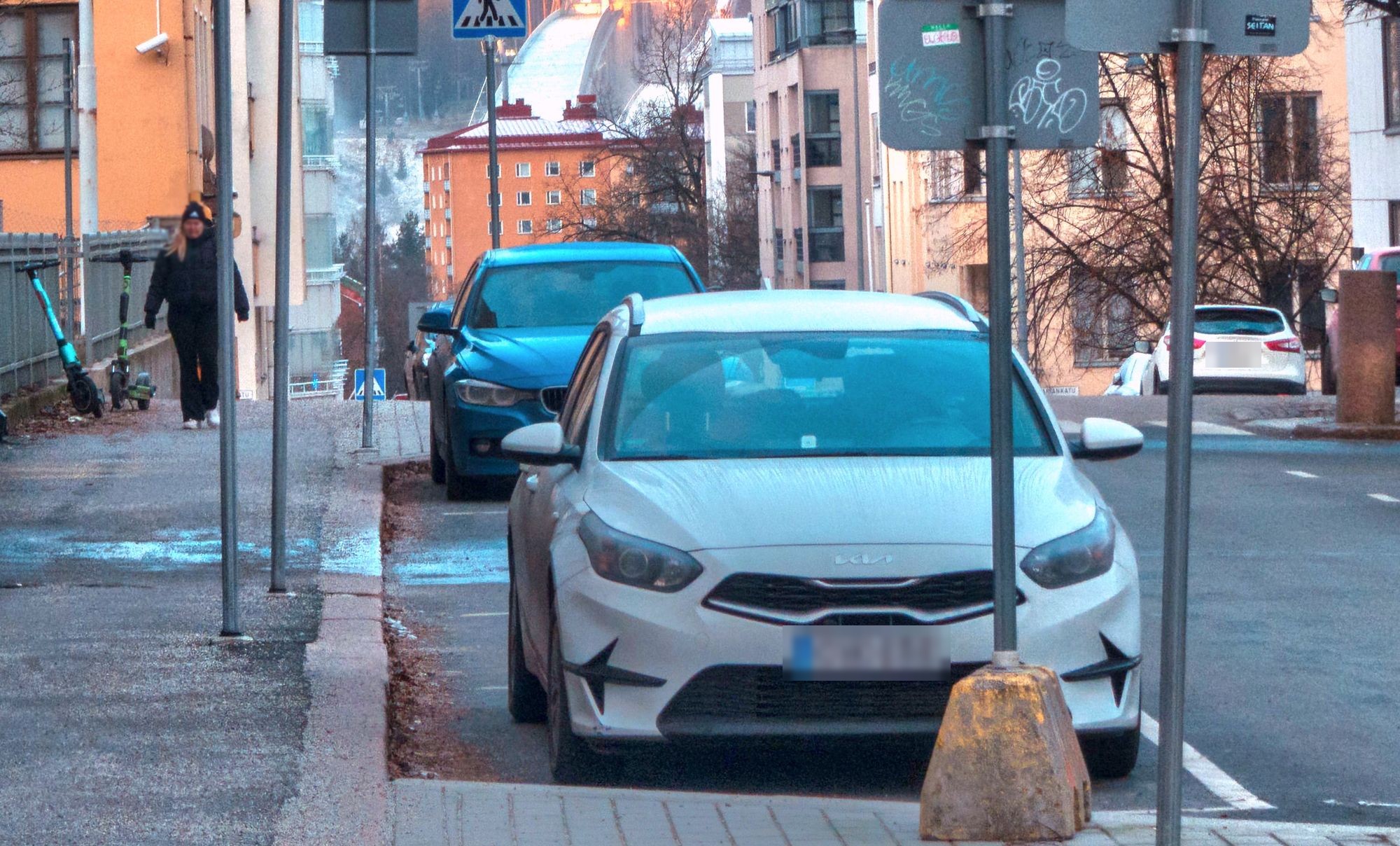 Maksullinen pysäköinti laajenee Kivenlahdessa ja Niittykummussa